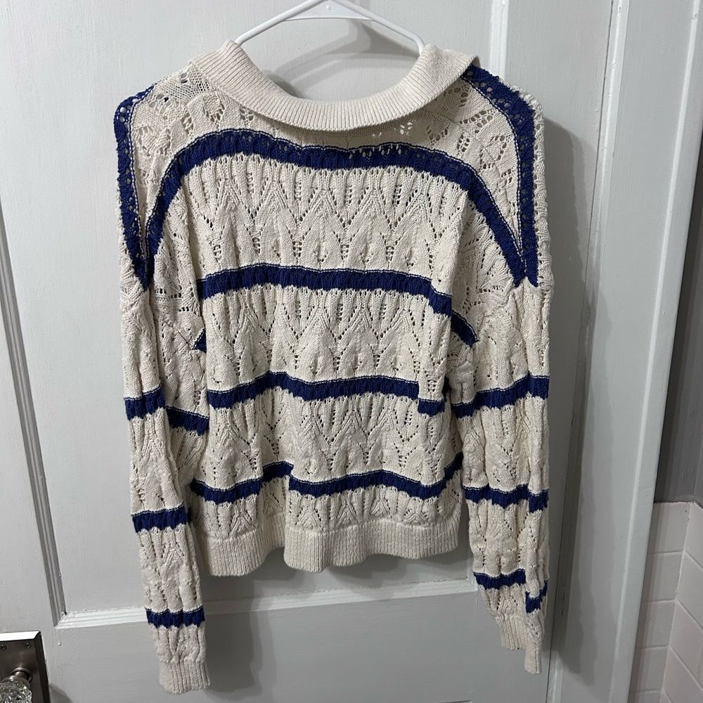 Universal Thread V-Neck Sweater - Picture 3 of 3